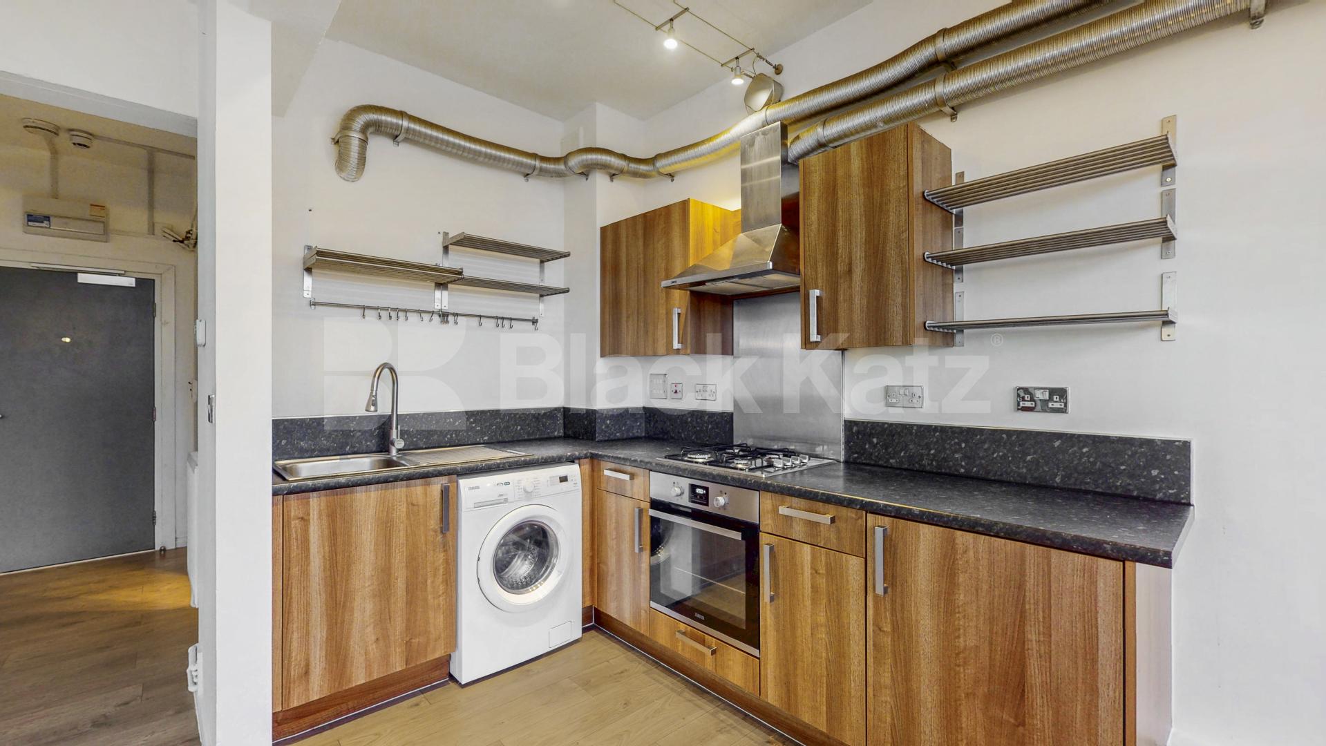 Spacious Studio located within a warehouse conversion with exposed brick  Ability View - Kingsland Road, Haggerston